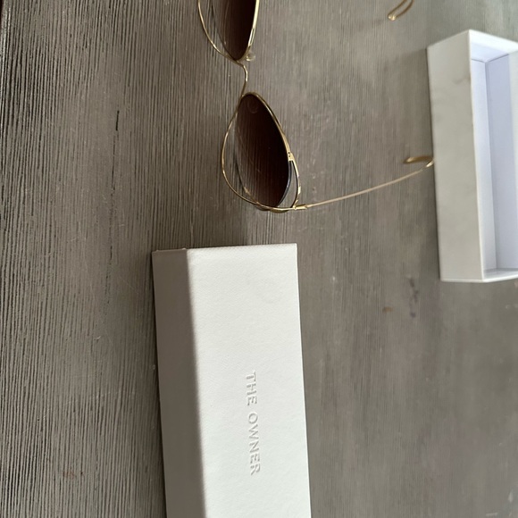 The owner mobius sunglasses. Brand new. - Picture 5 of 6
